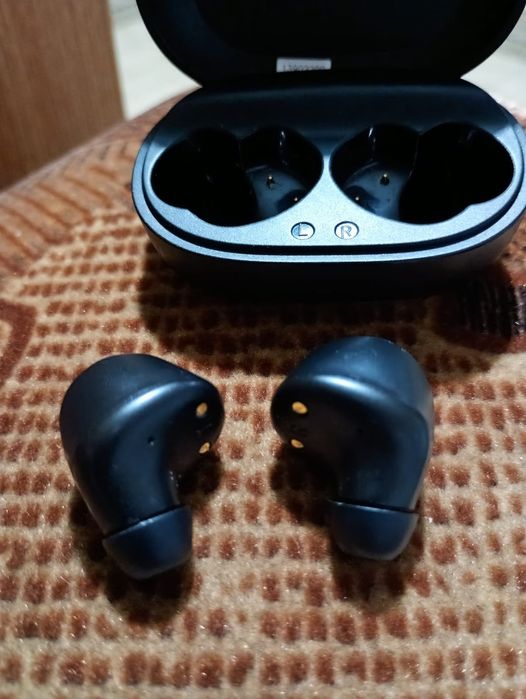 Vând căști wireless Panasonic