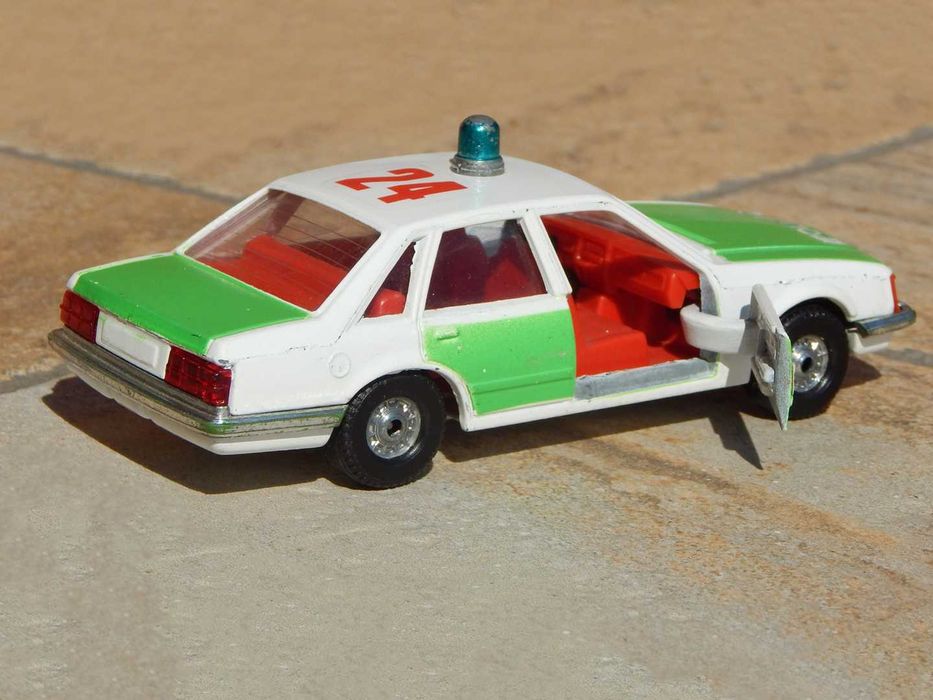 Macheta masina politie Opel Senator A Corgi fab Marea Britanie sc 1:36