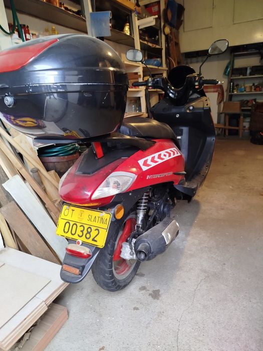 Scuter 49 cc, înmatriculat