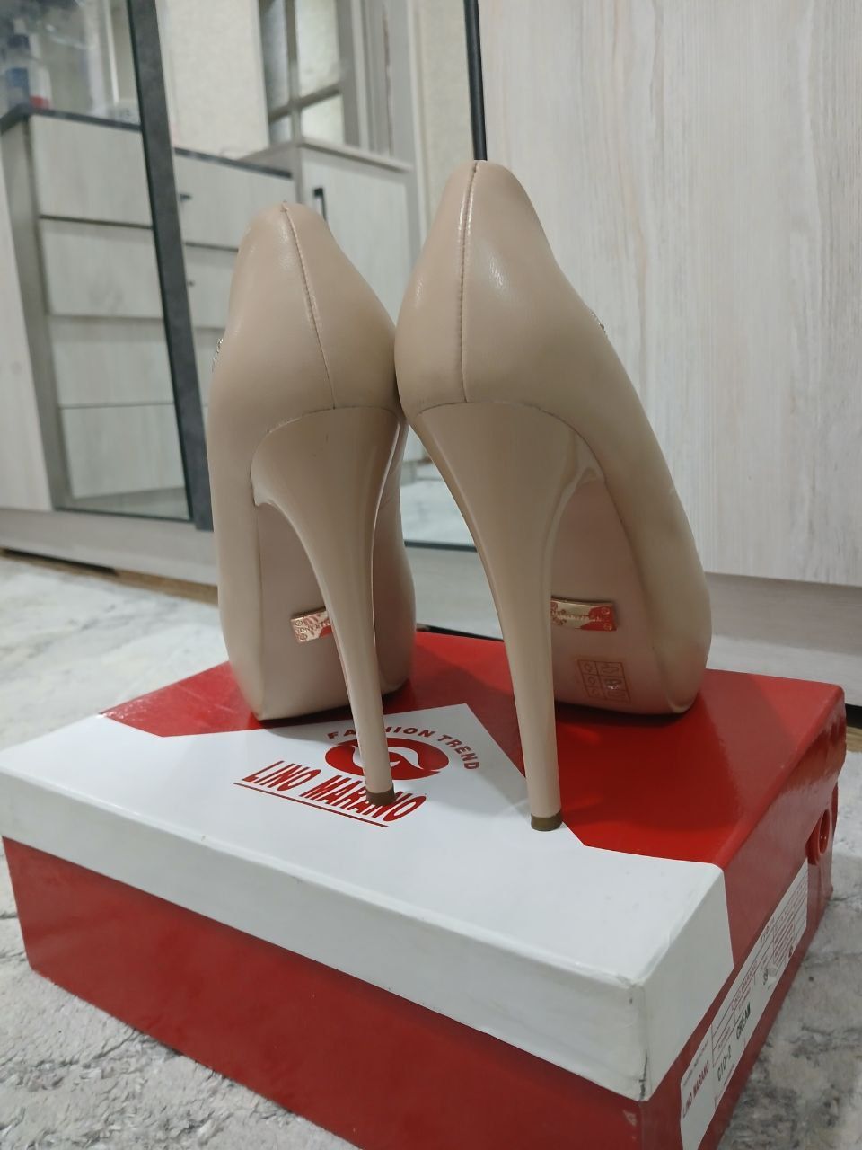 Туфли с высоким каблуком