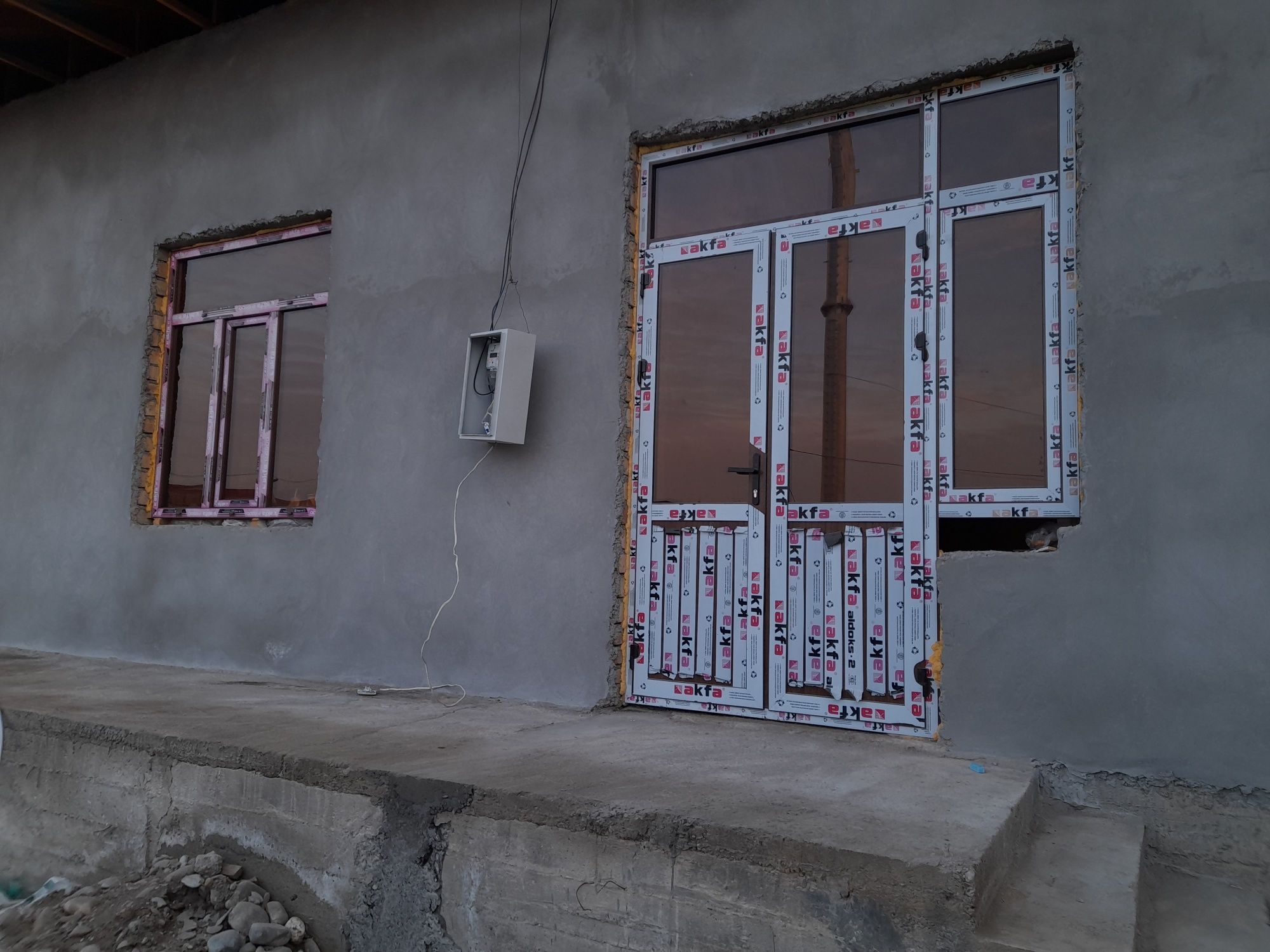 Motrid tarafdan òtganda pòlatdarxonga uy sotiladi 6 sòtuq hovli bor