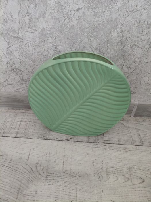 Продам вазу для цветов.