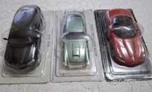 Machete auto Aston Martin, Dodge Viper, BMW X6 cu reviste
