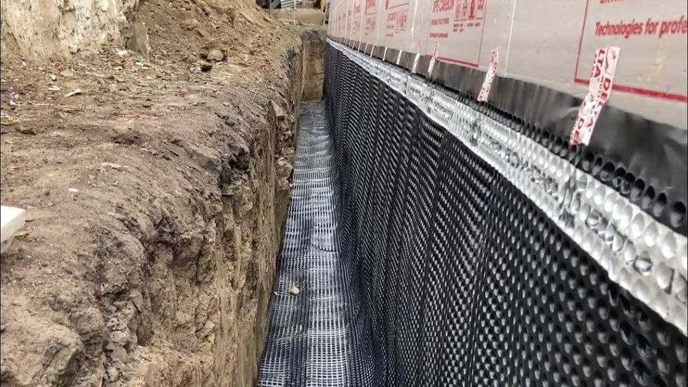 Профилированная дренажная мембрана Planter geo для отмостки Россия