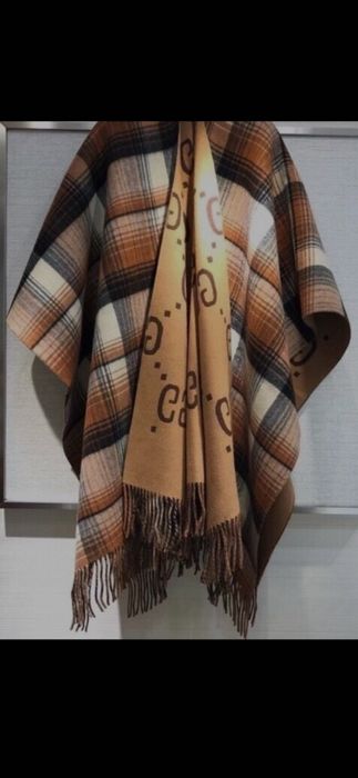 Poncho Gucci model 2026-iarnă, 2 modele