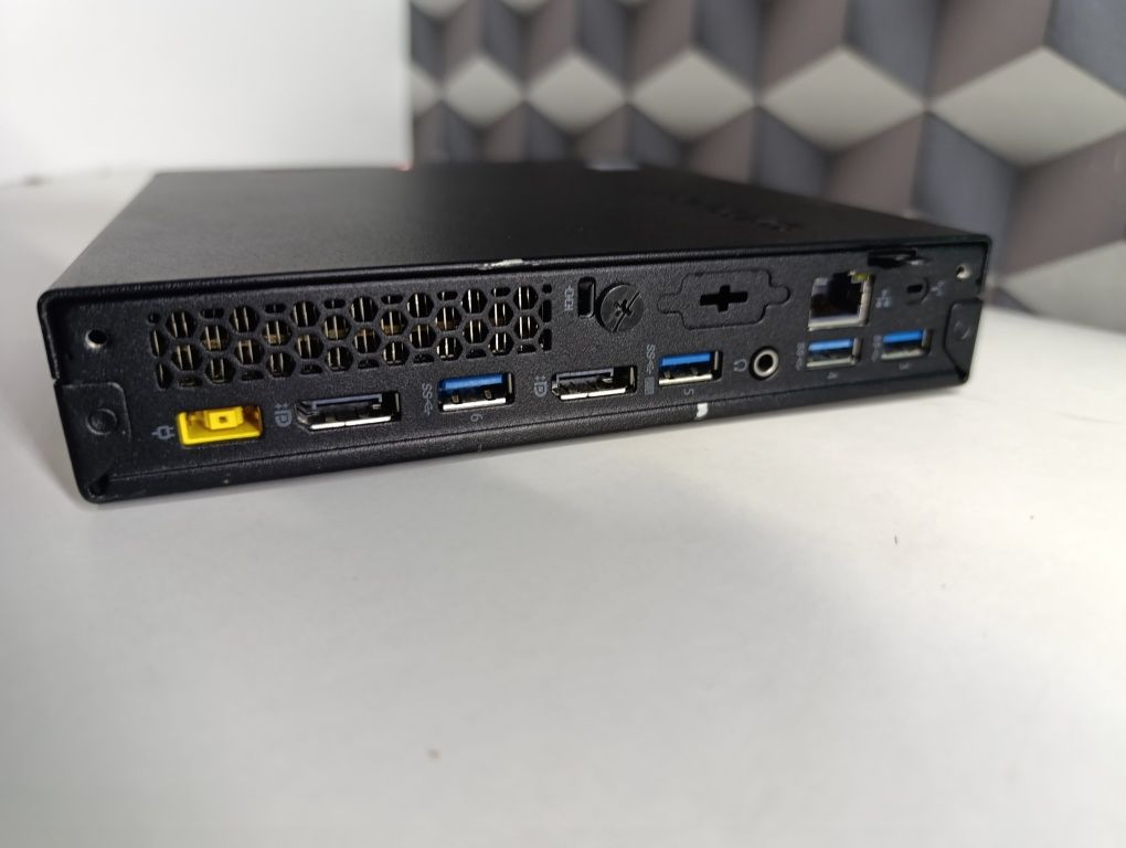 Mini unitate Lenovo M900 procesor i5 6500