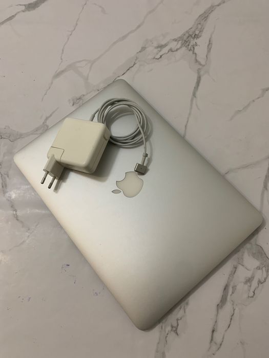 Ноутбук Макбук в отличном состоянии