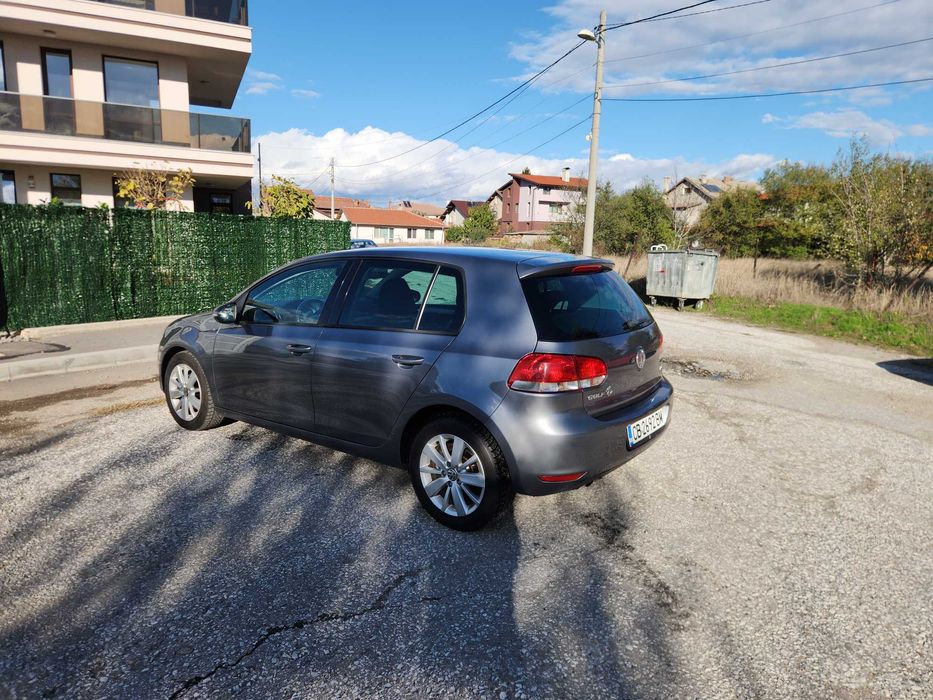Продавам VW Golf 1.6 TDI