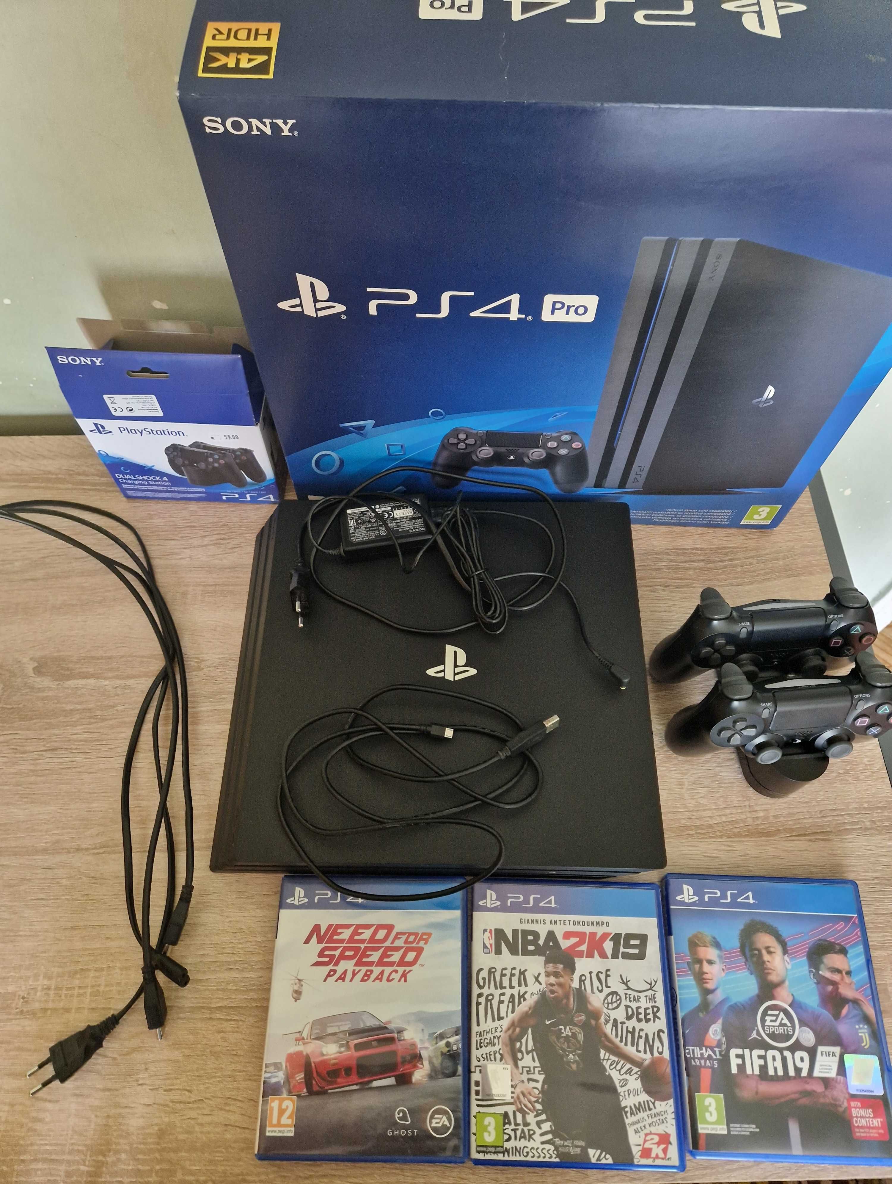 Ps4 pro 1TB, 2 контролера и charging station