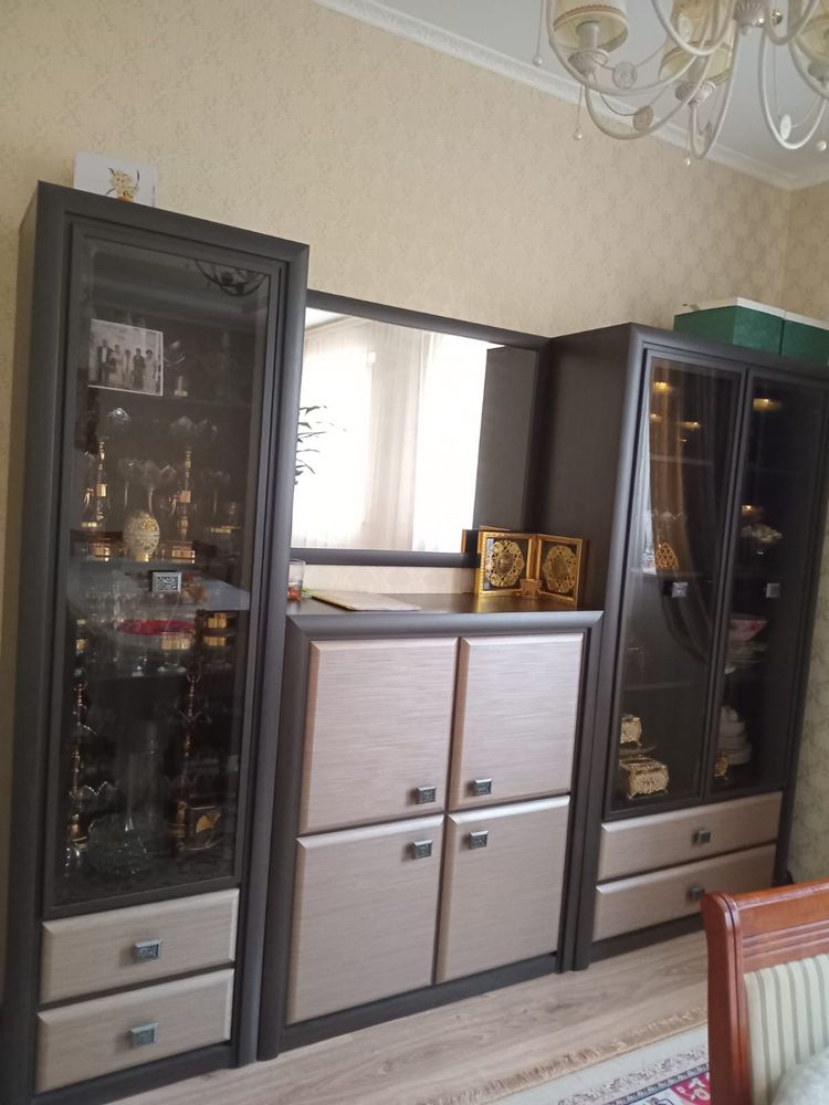 Продается гарнитур для зала