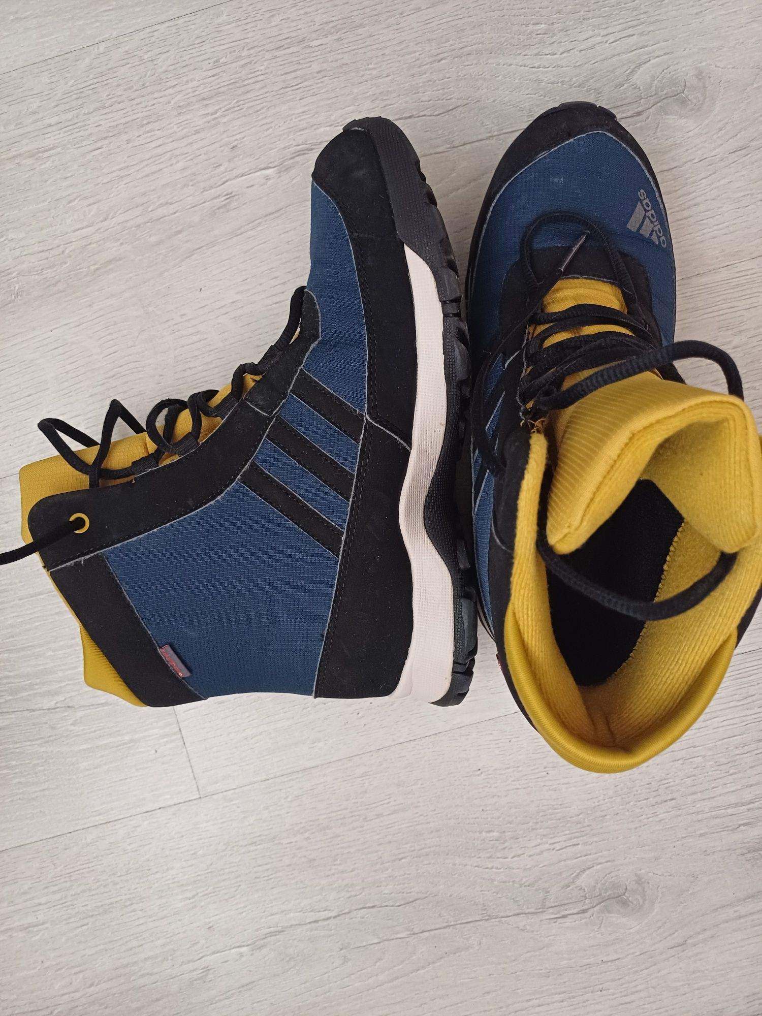 Зимни обувки Adidas climaheat