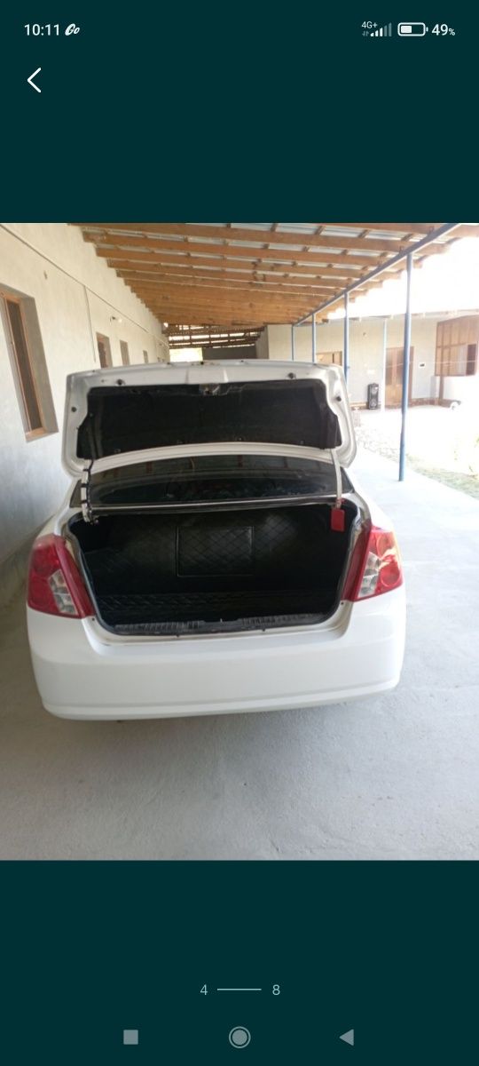 Lacetti 1.8 sotiladi