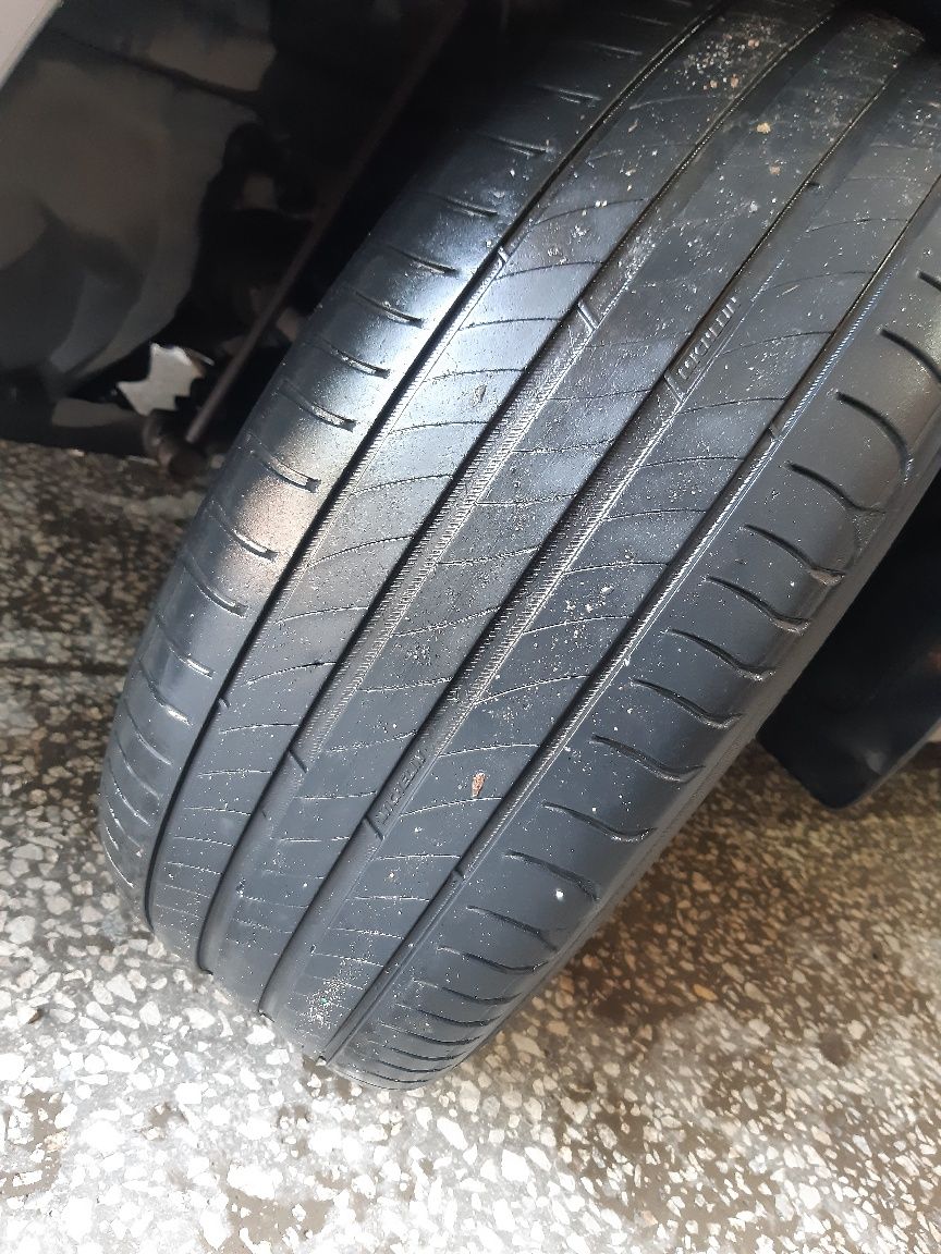 Продам шины Мишлен примасу4  205 55 R16 комплект 4 штук