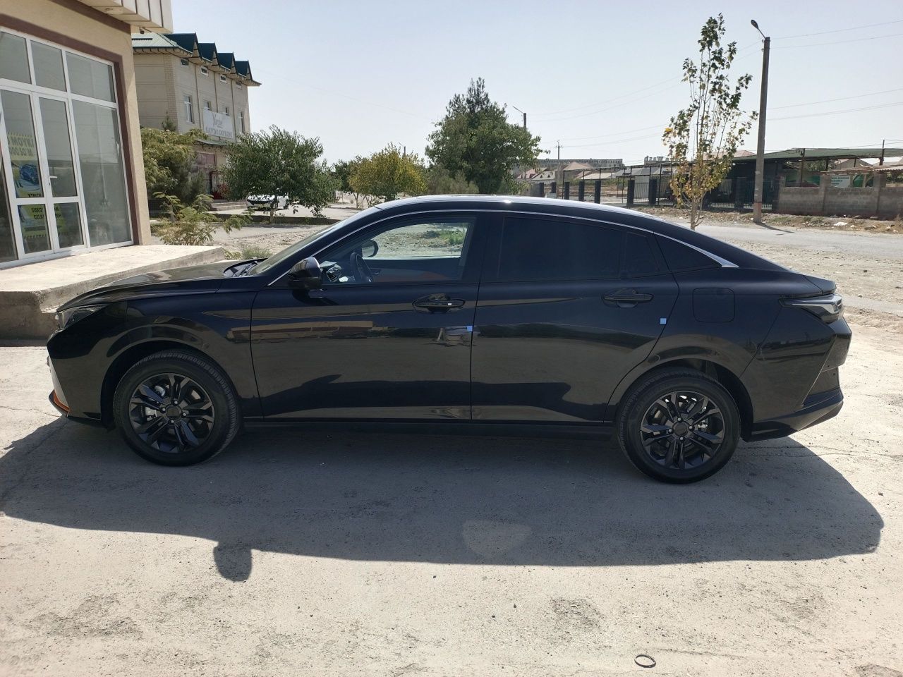 Dongfeng Forthing 2023! Probeg 21 ming Sedan qora