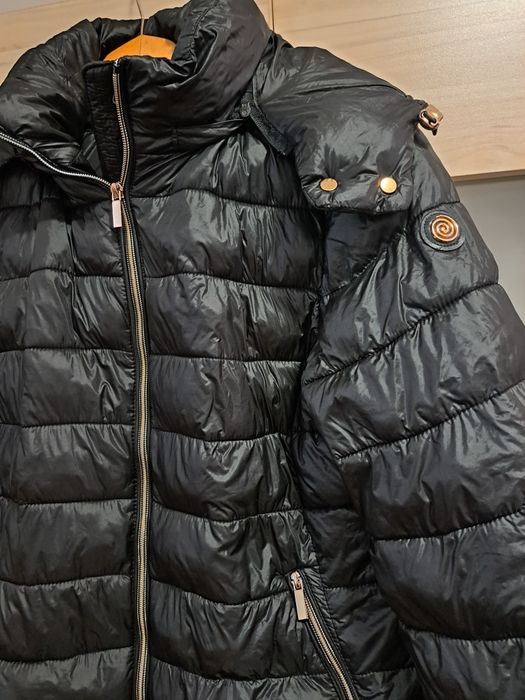 Олекотено дамско черно зимно яке