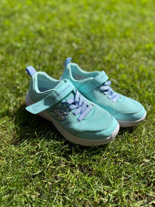 Adidas - Sketchers 33