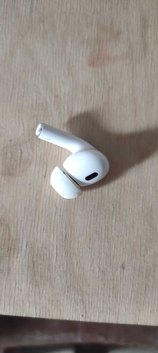 Продам наушник air pods