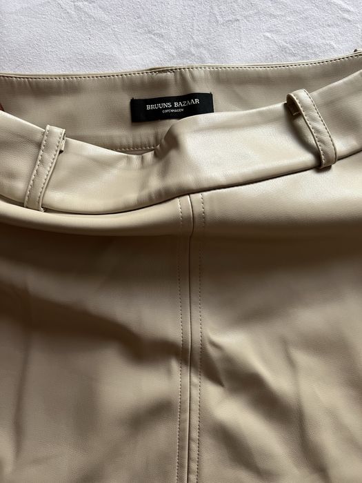 Fusta de piele bej Bruuns Bazaar