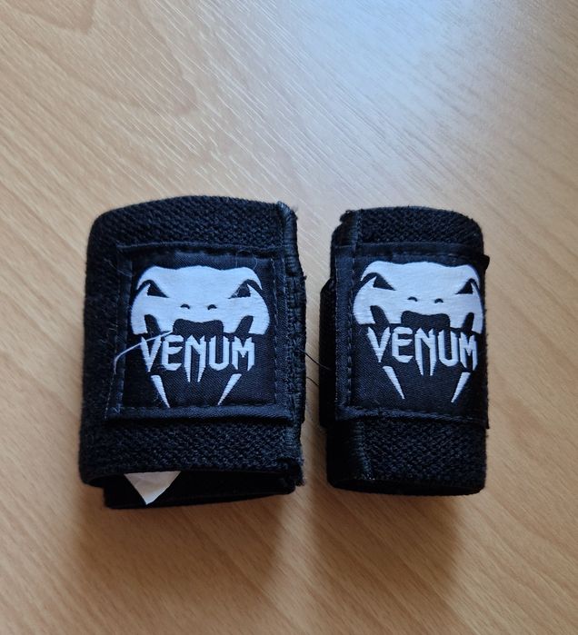 Накитници Венум Venum