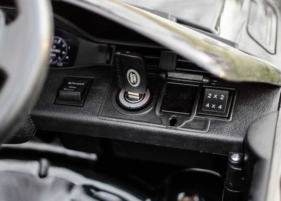 Masinuta electrica Range Rover 70 12V, scaun tapitat, roti MOI