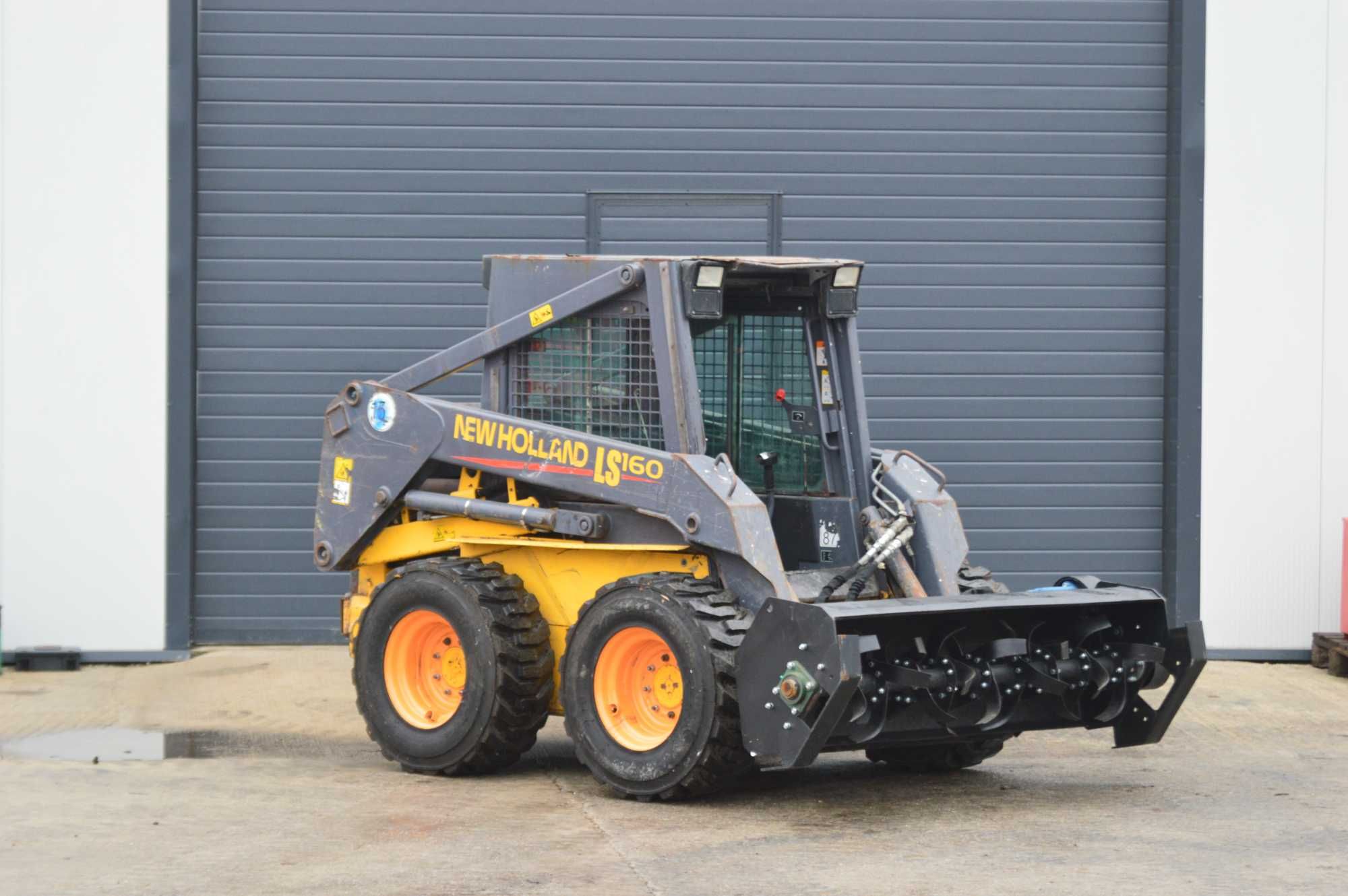 Mini Incarcator Frontal NEW HOLLAND LS 160