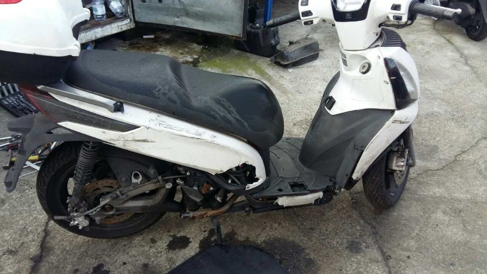 Kymco People GTi 200i-На части