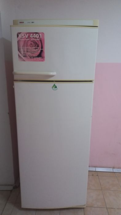 Холодильник б/у  сатылады