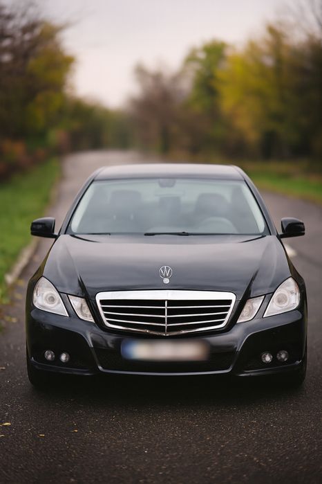 Mercedes-Benz E-Class – Prim Proprietar, Întreținut Exemplar