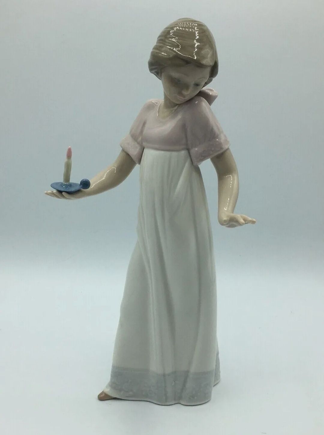 NAO by Lladro "Девочка со свечей"