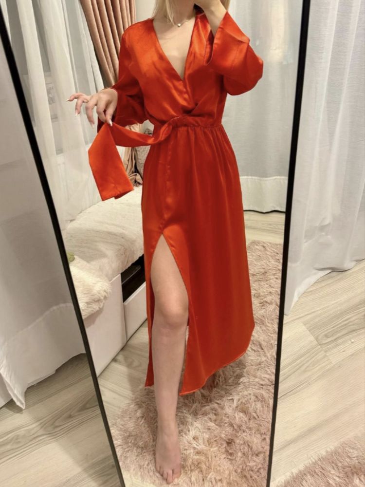 Rochie roșie midi / lungă satinată elegantă de ocazie Zara mărimea S