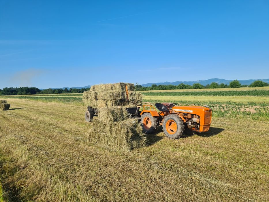 Tractoras articulat
