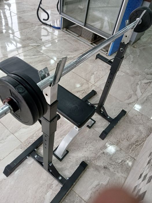 Лежанка с лост и тежести