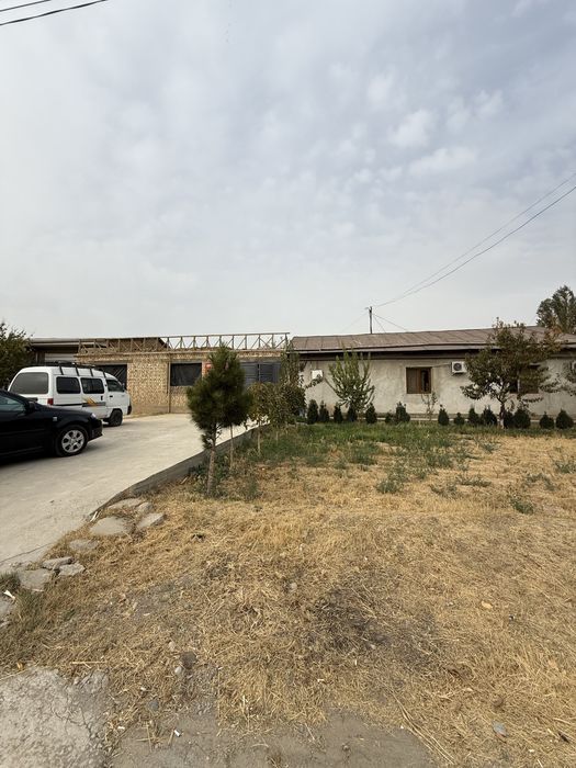 Nazarbek tarnovda 7.7 sotixli uy sotiladi