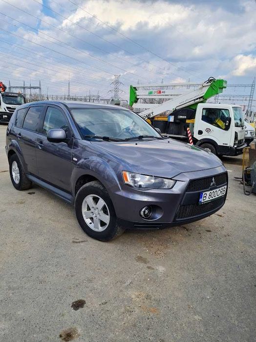 Mitsubishi Outlander 2