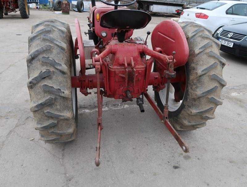 De vanzare tractor Mc Cormick Farmall