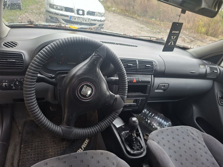 Сеат Толедо 1.8 на части