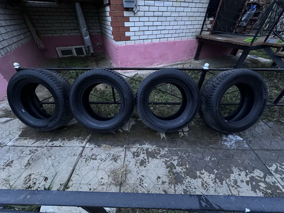 Продам шины стояли на Прадо