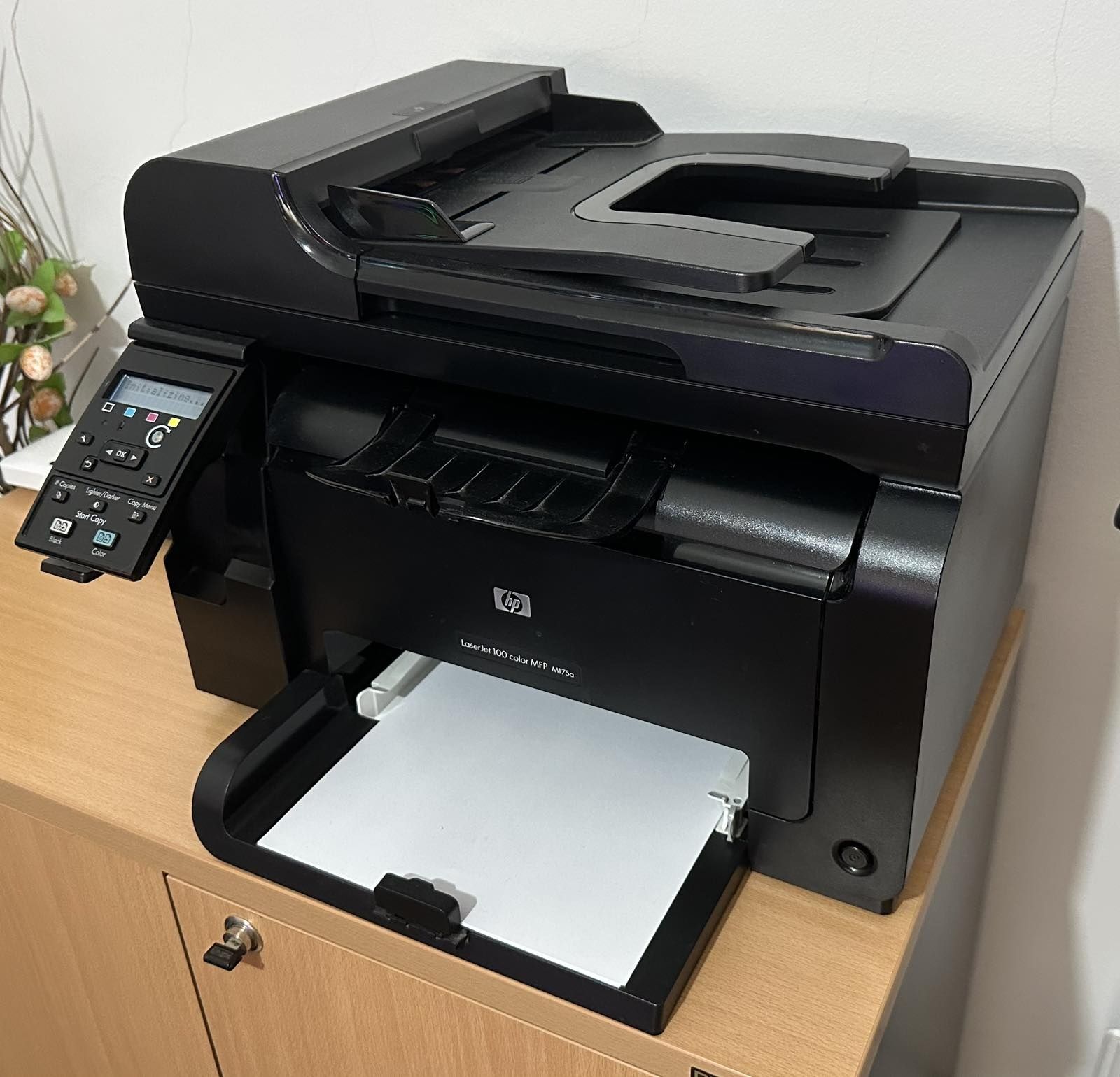 Цветен принтер - HP LaserJet Pro 100 color MFP M175a