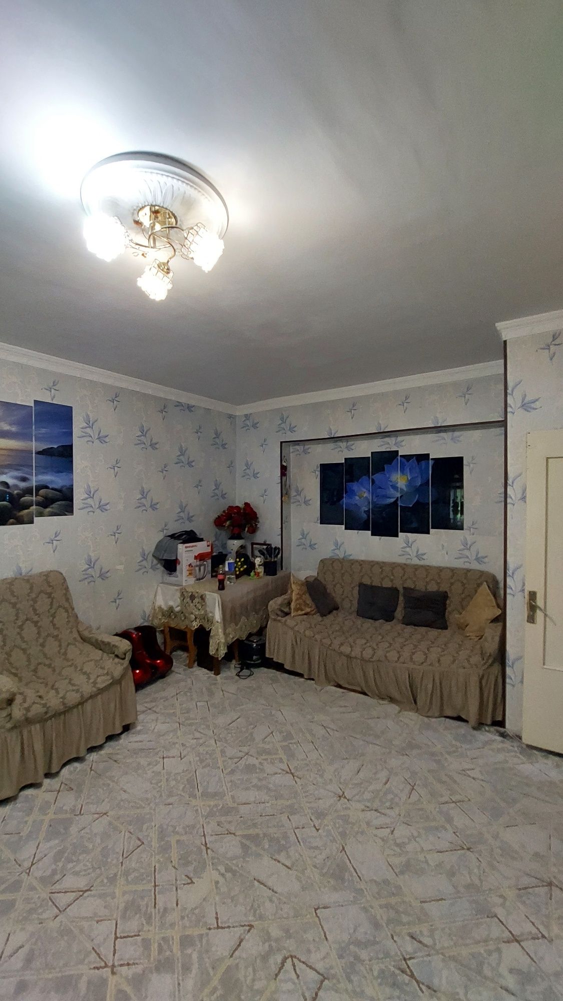 2/2/4. Сергели 2. Быышее общежитие. Квартира 42 м². Метро 300 м!