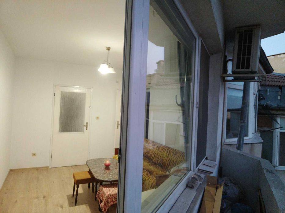 Дава се под наем Двустаен апартамент в Шумен, Център - 64 кв.м за 306 € - Снимка #8
