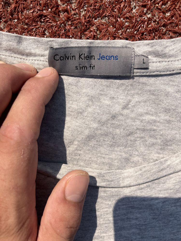Calvin Klein New York тениска - L