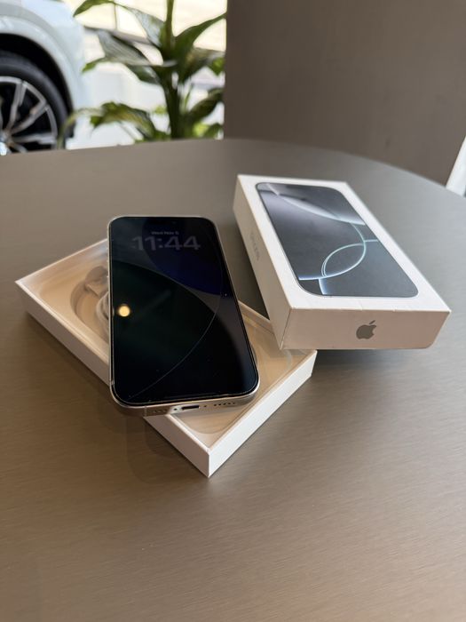 Продам iPhone 16 Pro 256Gb White Titanium в идеале