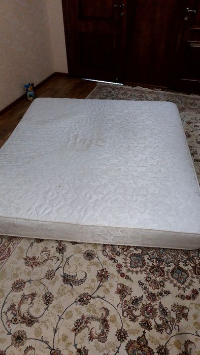 Матрас в хорошем состояния