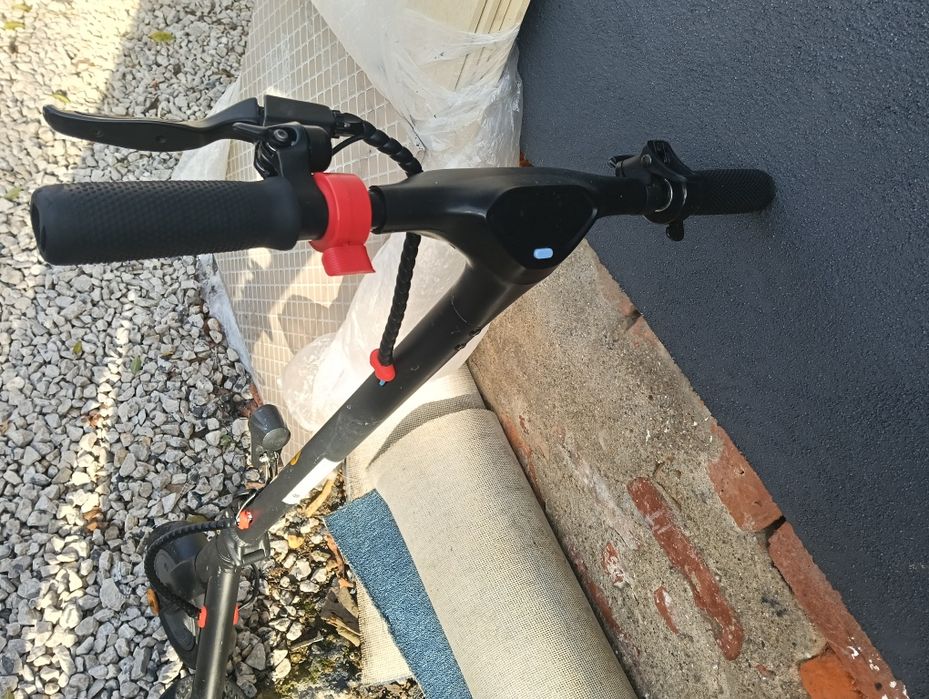 Vând trotineta electrica