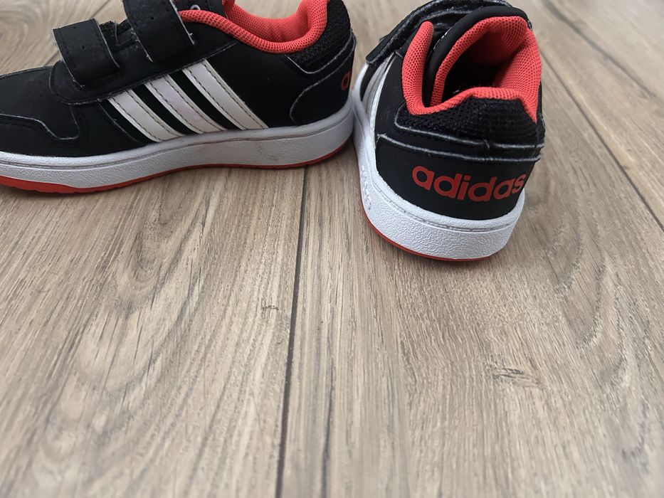 Adidasi marimea 25 originali