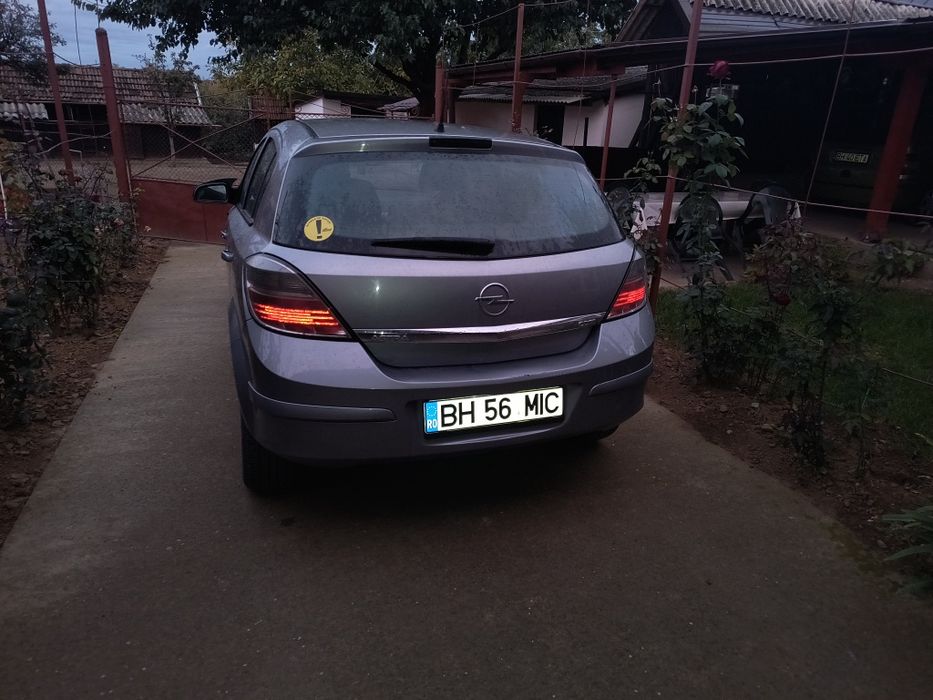 Vând Opel Astra h Motor defect 1,3 cdti