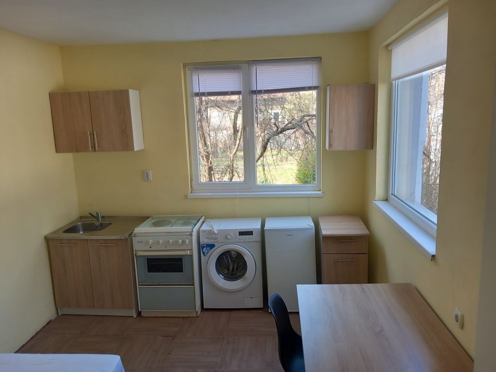 Дава се под наем Едностаен апартамент в София, Бенковски - 20 кв.м за 255 € - Снимка #2