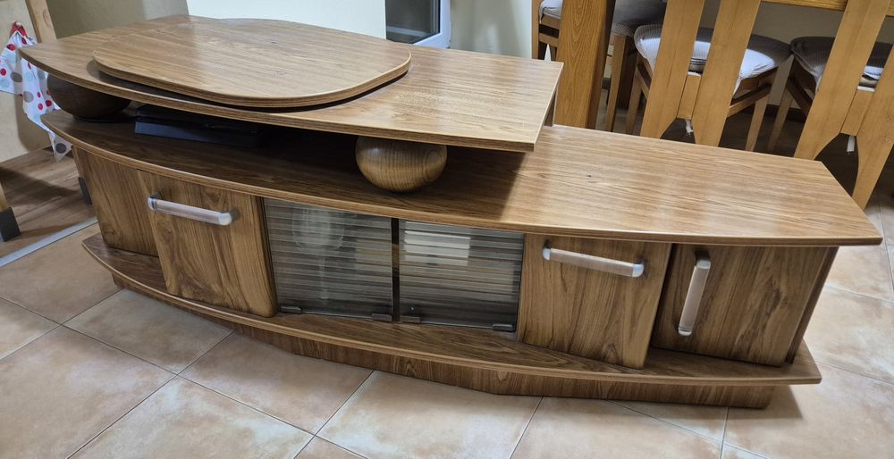 Шкаф за Телевизор