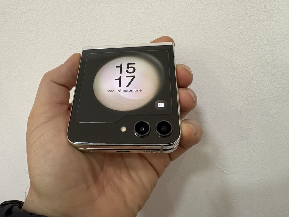 Samsung Galaxy Z Flip 5, 512 gb, 8 gb ram, 5G, Cream