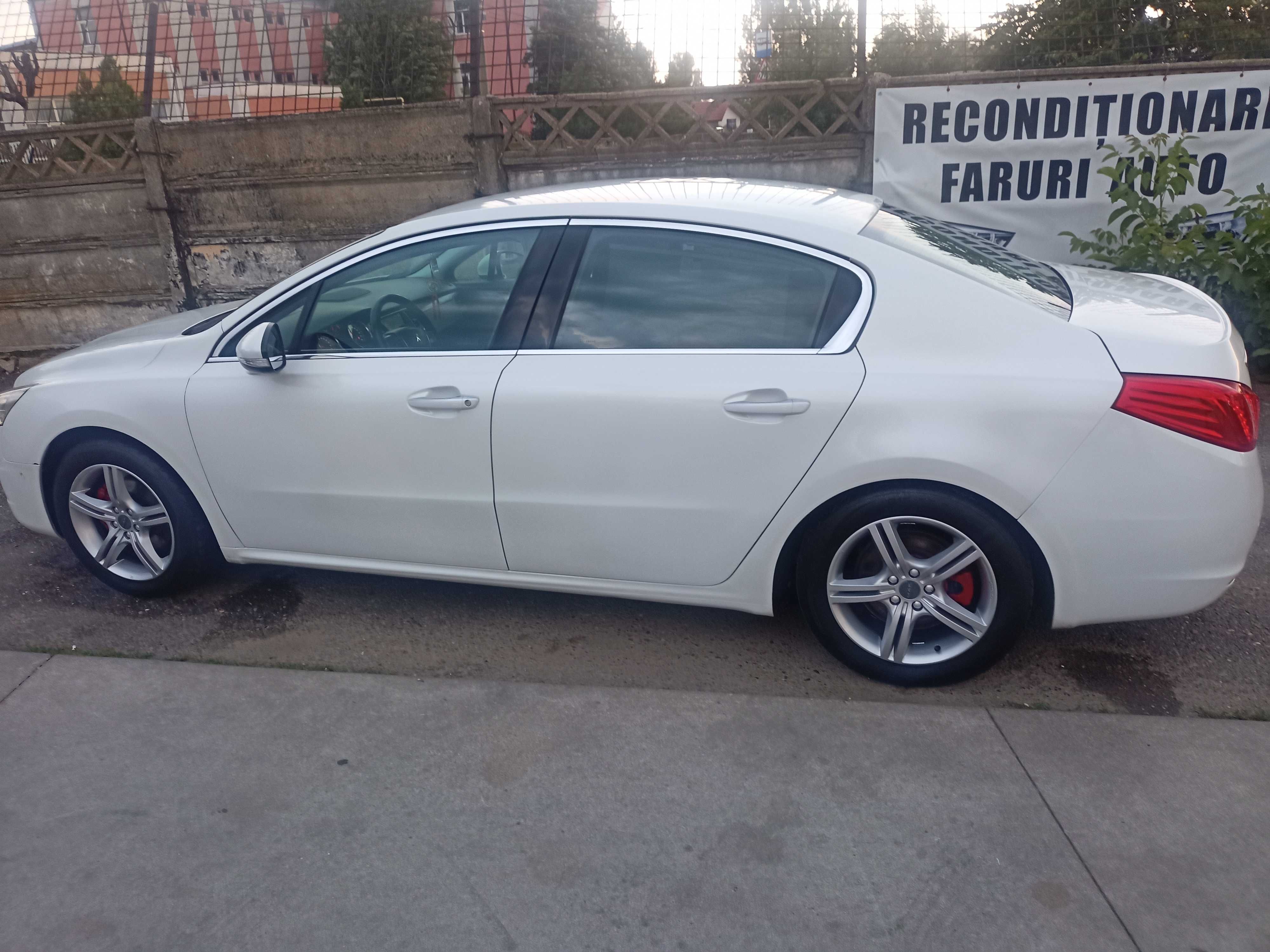 Vând Peugeot 508 hibrid din 2012